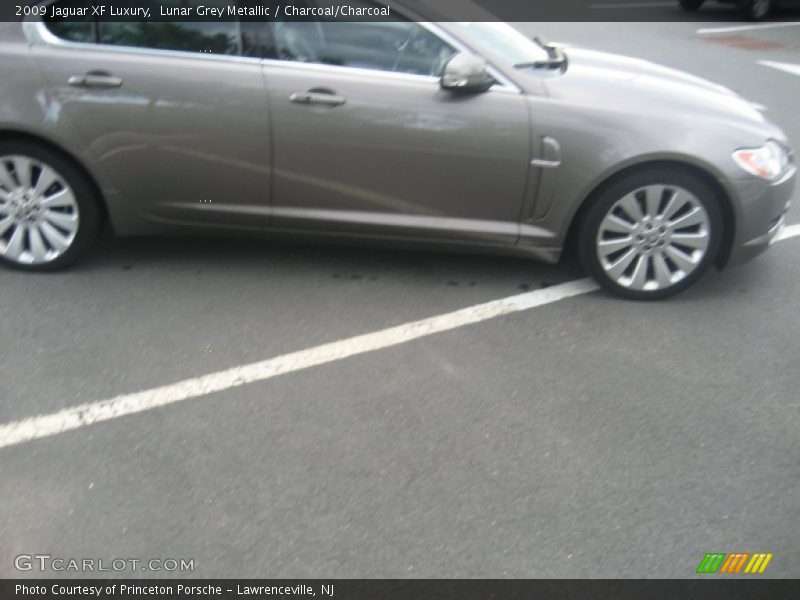 Lunar Grey Metallic / Charcoal/Charcoal 2009 Jaguar XF Luxury