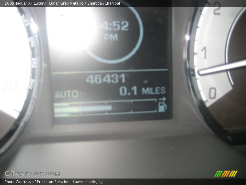 Lunar Grey Metallic / Charcoal/Charcoal 2009 Jaguar XF Luxury