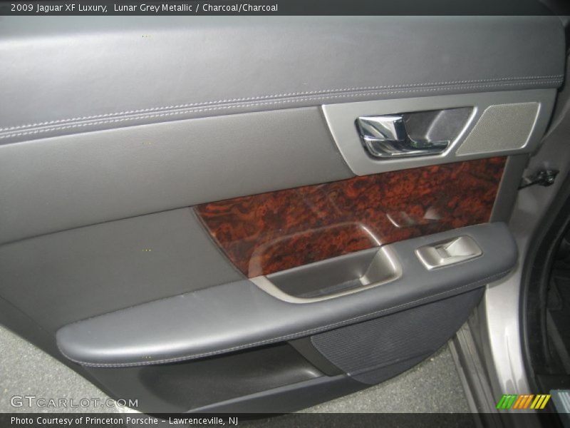 Lunar Grey Metallic / Charcoal/Charcoal 2009 Jaguar XF Luxury