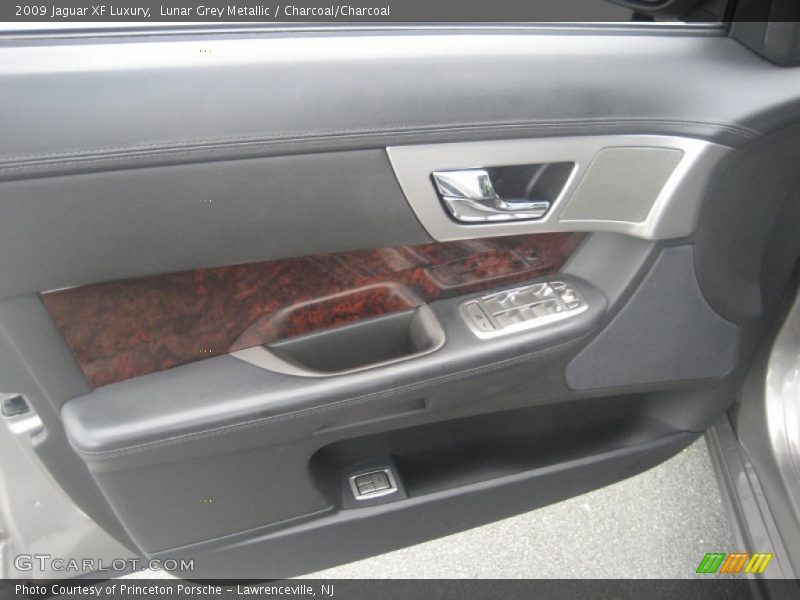 Lunar Grey Metallic / Charcoal/Charcoal 2009 Jaguar XF Luxury