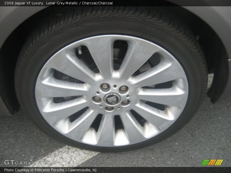 Lunar Grey Metallic / Charcoal/Charcoal 2009 Jaguar XF Luxury