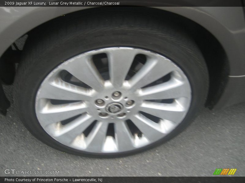 Lunar Grey Metallic / Charcoal/Charcoal 2009 Jaguar XF Luxury