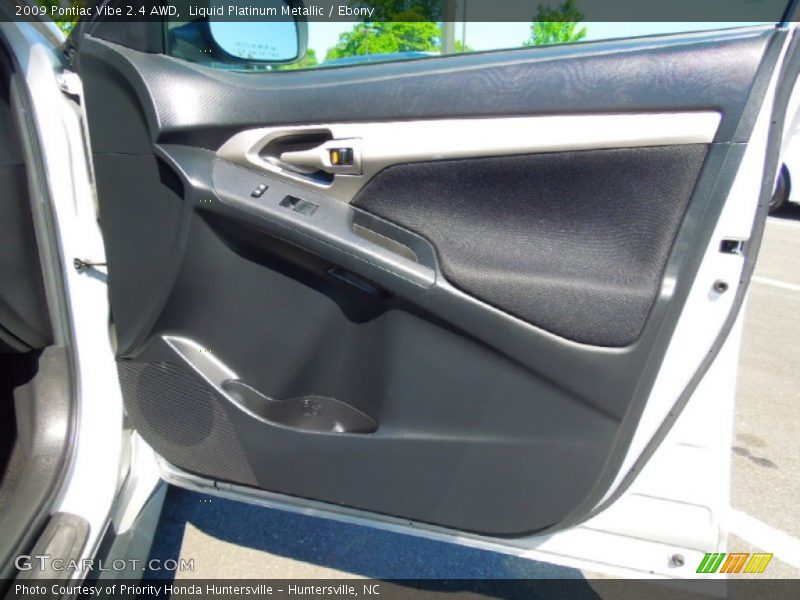 Liquid Platinum Metallic / Ebony 2009 Pontiac Vibe 2.4 AWD