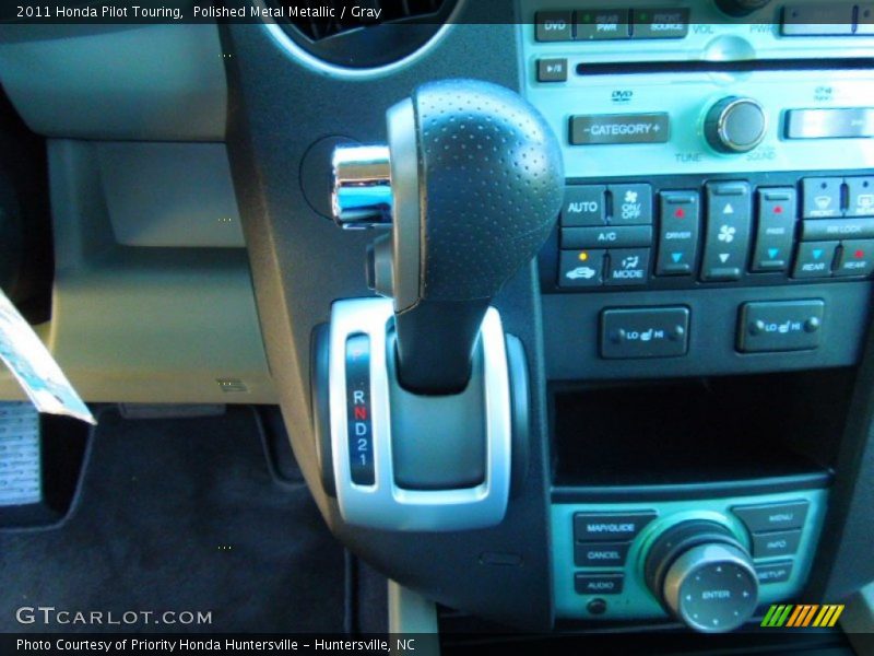 Polished Metal Metallic / Gray 2011 Honda Pilot Touring