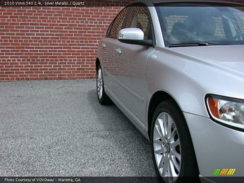 Silver Metallic / Quartz 2010 Volvo S40 2.4i