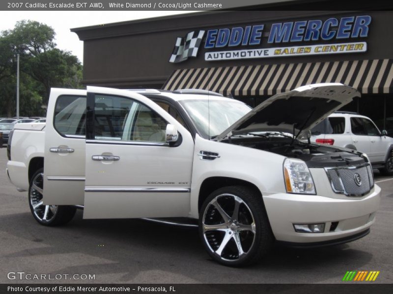 White Diamond / Cocoa/Light Cashmere 2007 Cadillac Escalade EXT AWD