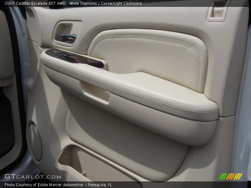 White Diamond / Cocoa/Light Cashmere 2007 Cadillac Escalade EXT AWD