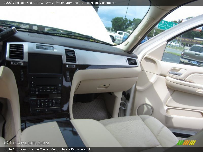 White Diamond / Cocoa/Light Cashmere 2007 Cadillac Escalade EXT AWD