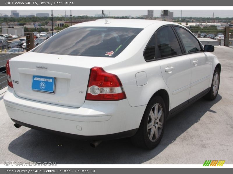 White / Light Taupe 2004 Volvo S40 T5