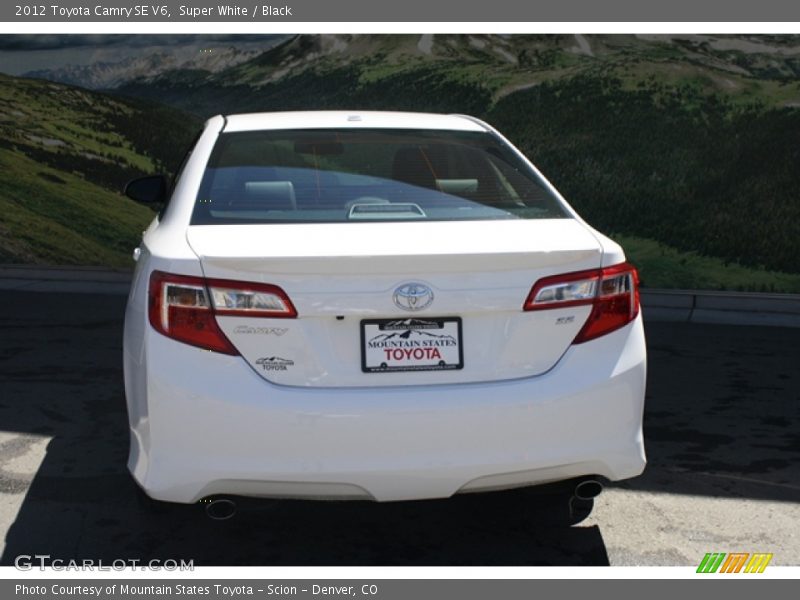 Super White / Black 2012 Toyota Camry SE V6