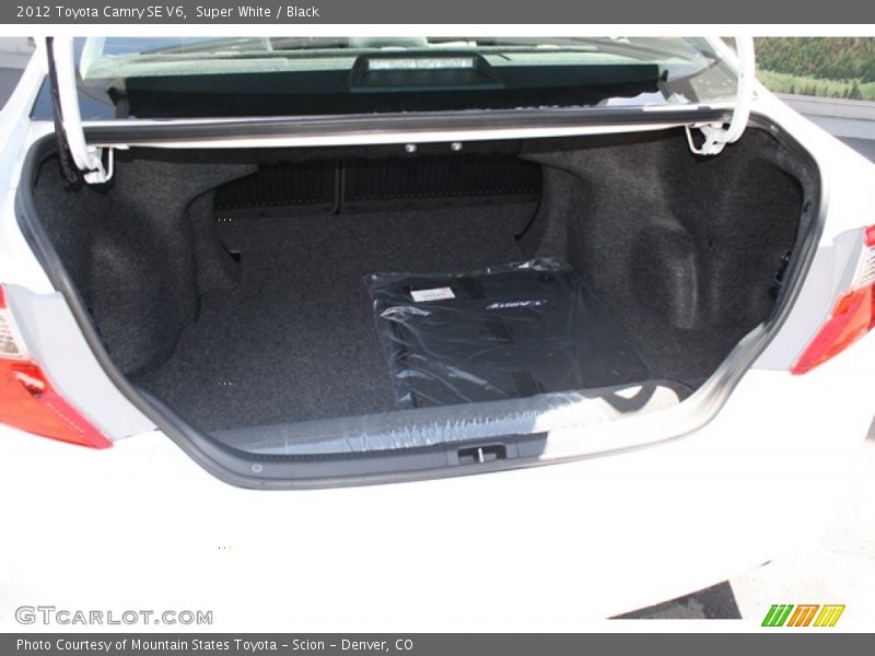 Super White / Black 2012 Toyota Camry SE V6