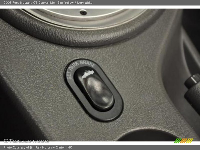 Controls of 2003 Mustang GT Convertible