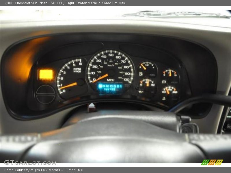 Light Pewter Metallic / Medium Oak 2000 Chevrolet Suburban 1500 LT