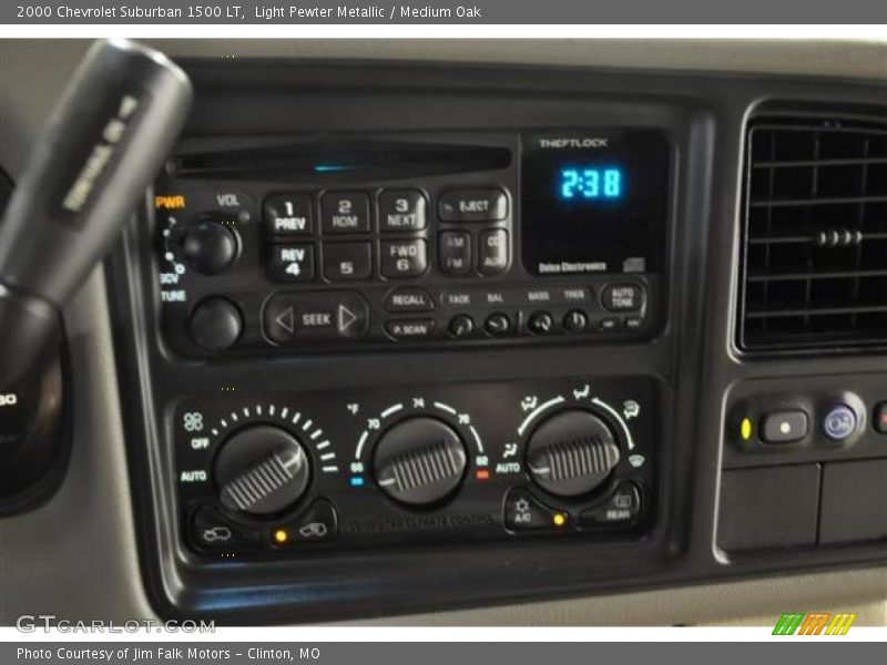 Light Pewter Metallic / Medium Oak 2000 Chevrolet Suburban 1500 LT
