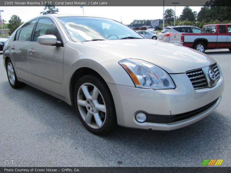 Front 3/4 View of 2005 Maxima 3.5 SE