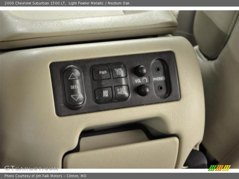 Light Pewter Metallic / Medium Oak 2000 Chevrolet Suburban 1500 LT