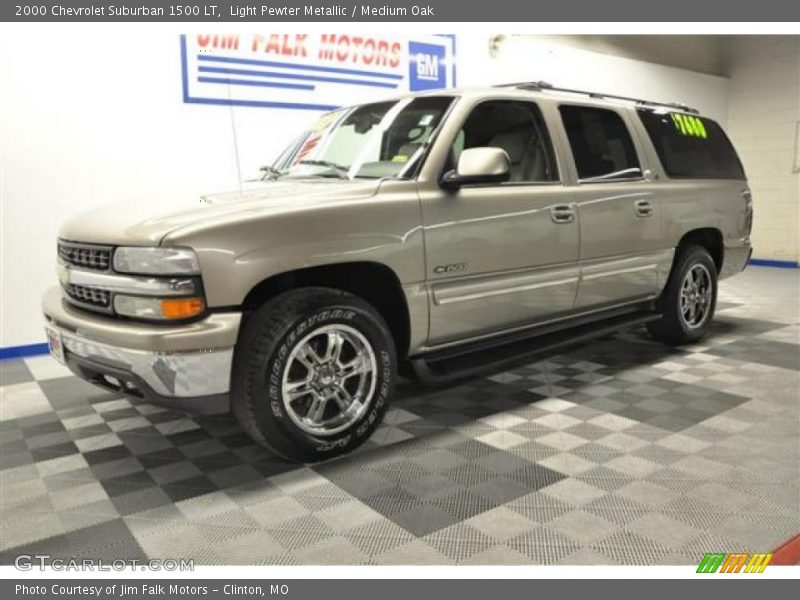 Light Pewter Metallic / Medium Oak 2000 Chevrolet Suburban 1500 LT