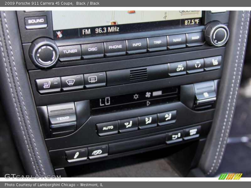 Controls of 2009 911 Carrera 4S Coupe