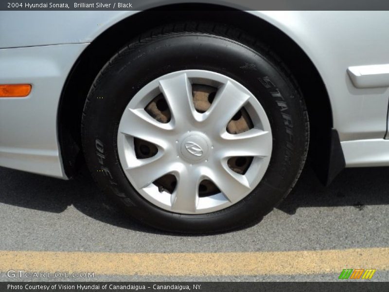Brilliant Silver / Black 2004 Hyundai Sonata