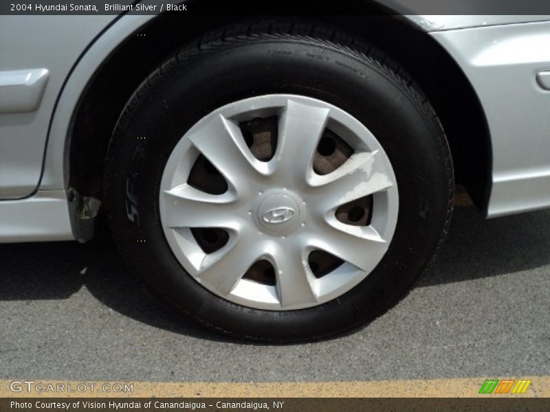 Brilliant Silver / Black 2004 Hyundai Sonata