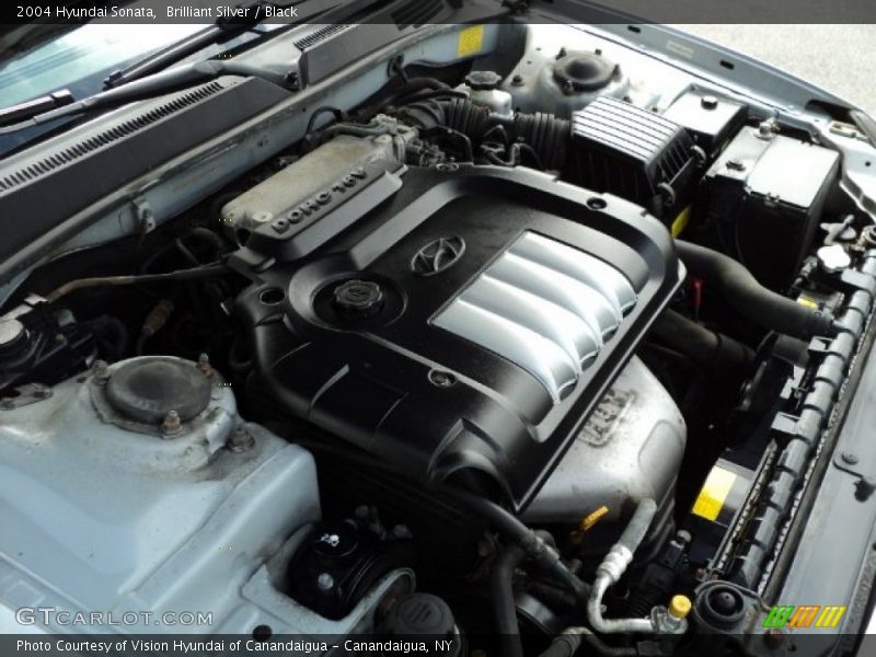Brilliant Silver / Black 2004 Hyundai Sonata