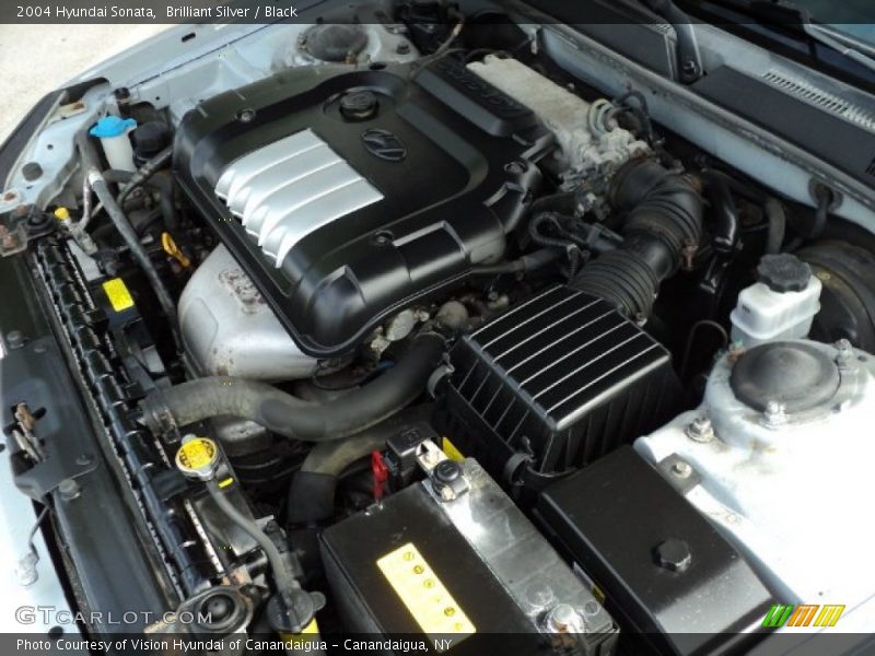 Brilliant Silver / Black 2004 Hyundai Sonata