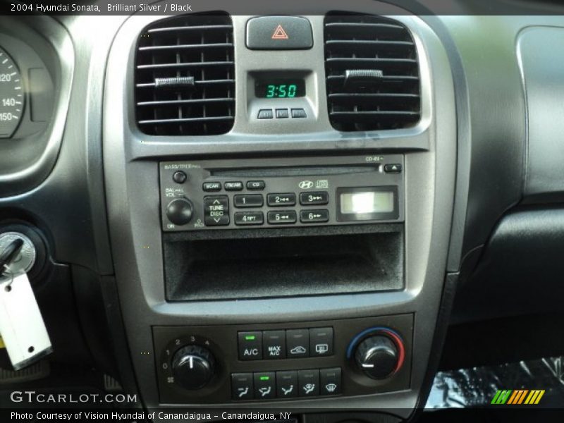 Brilliant Silver / Black 2004 Hyundai Sonata