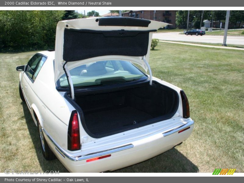 White Diamond / Neutral Shale 2000 Cadillac Eldorado ESC