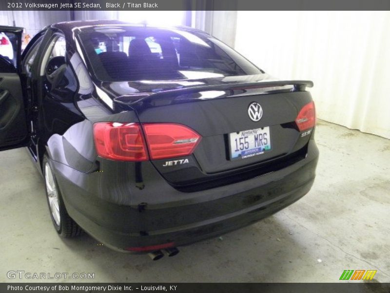 Black / Titan Black 2012 Volkswagen Jetta SE Sedan