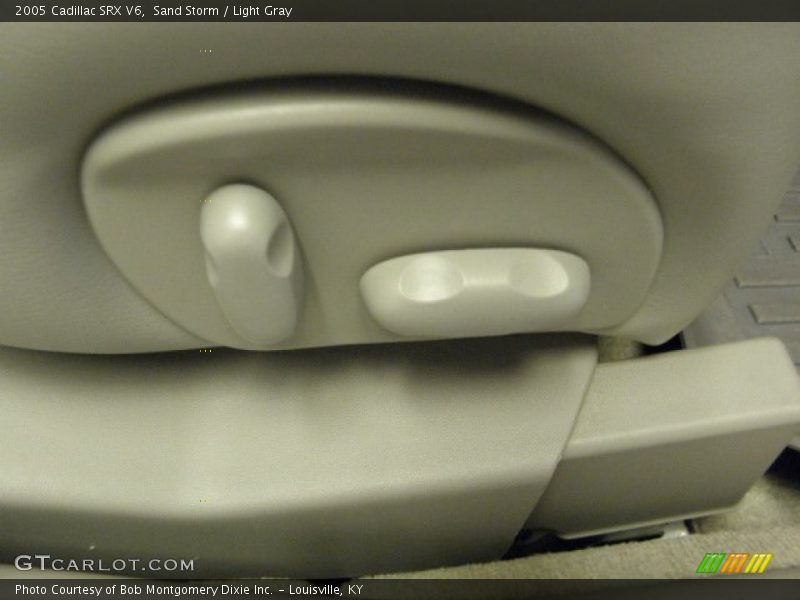 Sand Storm / Light Gray 2005 Cadillac SRX V6