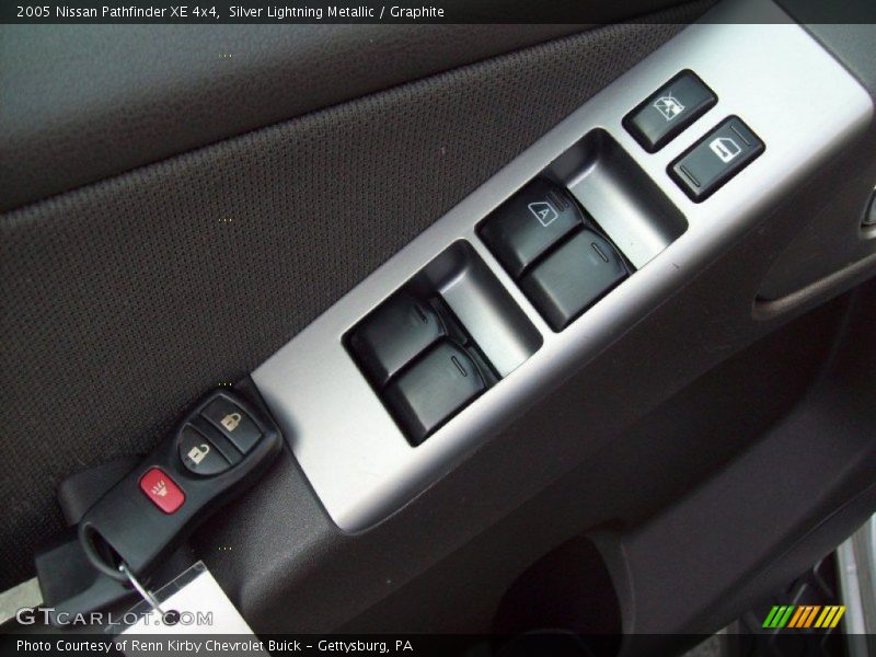 Silver Lightning Metallic / Graphite 2005 Nissan Pathfinder XE 4x4