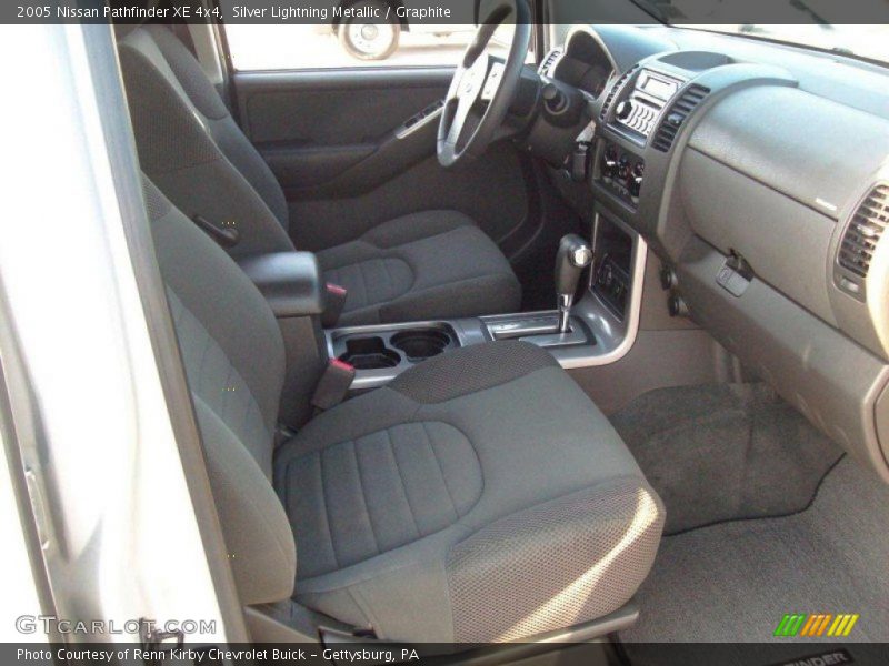 Silver Lightning Metallic / Graphite 2005 Nissan Pathfinder XE 4x4