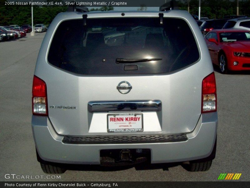 Silver Lightning Metallic / Graphite 2005 Nissan Pathfinder XE 4x4