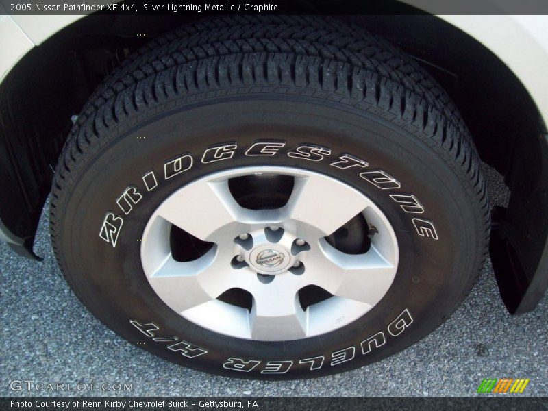 Silver Lightning Metallic / Graphite 2005 Nissan Pathfinder XE 4x4