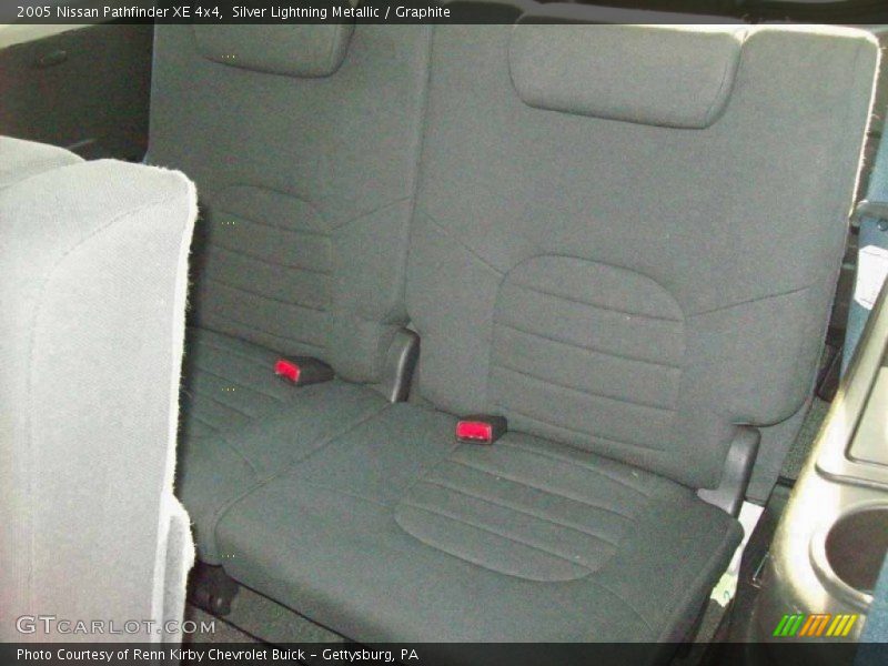Silver Lightning Metallic / Graphite 2005 Nissan Pathfinder XE 4x4
