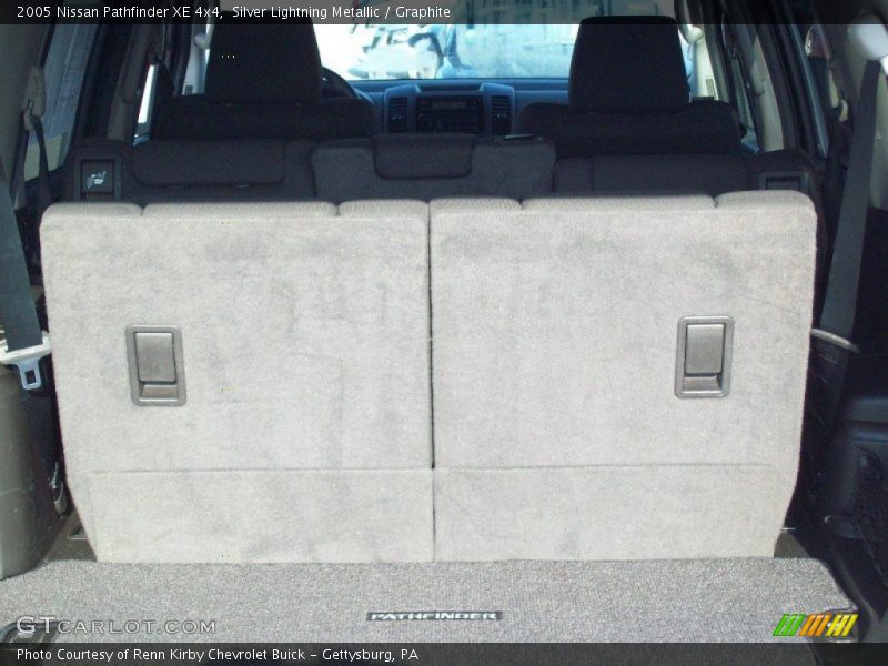 Silver Lightning Metallic / Graphite 2005 Nissan Pathfinder XE 4x4