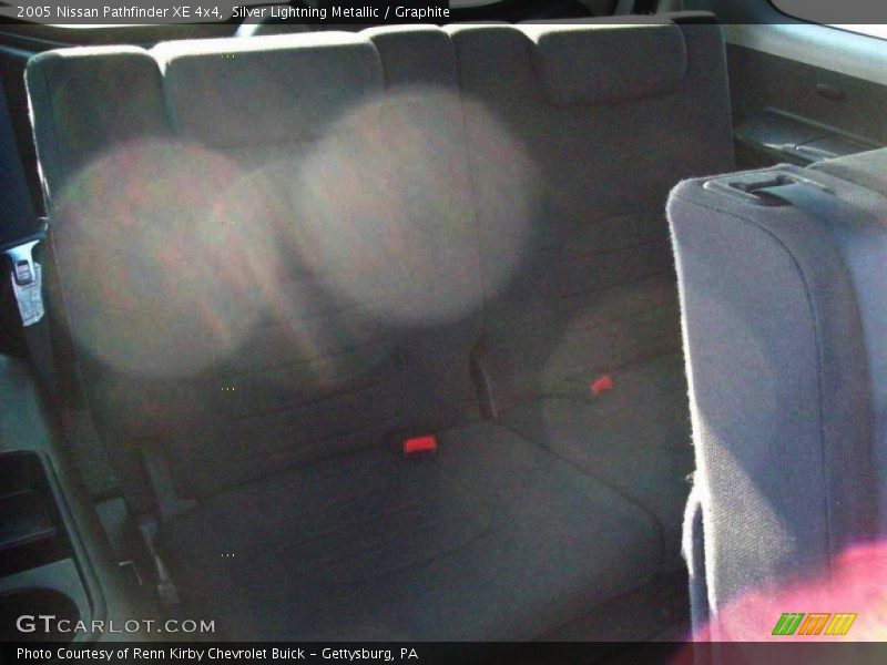 Silver Lightning Metallic / Graphite 2005 Nissan Pathfinder XE 4x4
