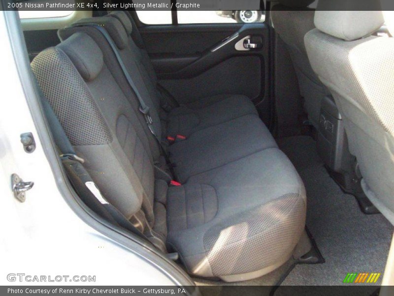 Silver Lightning Metallic / Graphite 2005 Nissan Pathfinder XE 4x4
