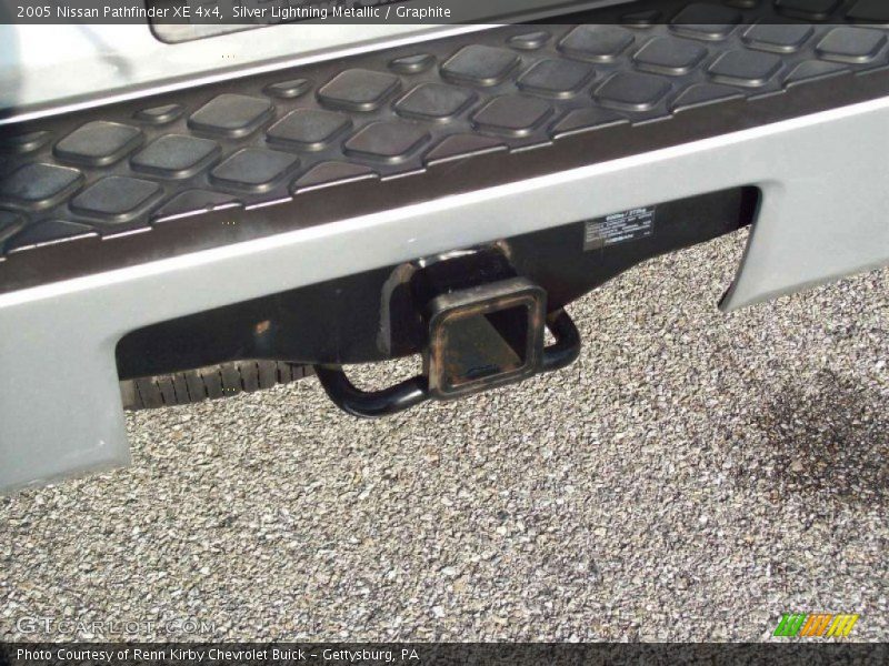 Silver Lightning Metallic / Graphite 2005 Nissan Pathfinder XE 4x4