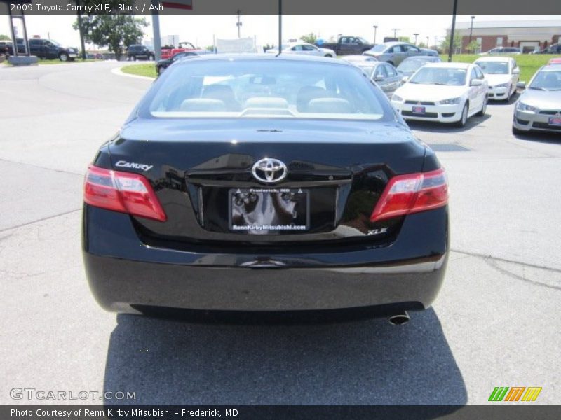 Black / Ash 2009 Toyota Camry XLE