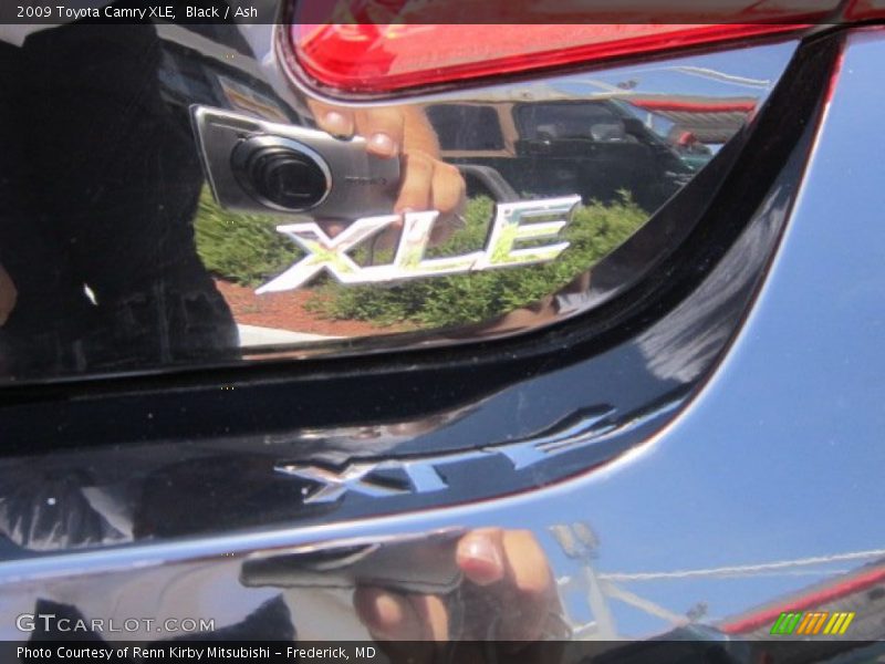 Black / Ash 2009 Toyota Camry XLE