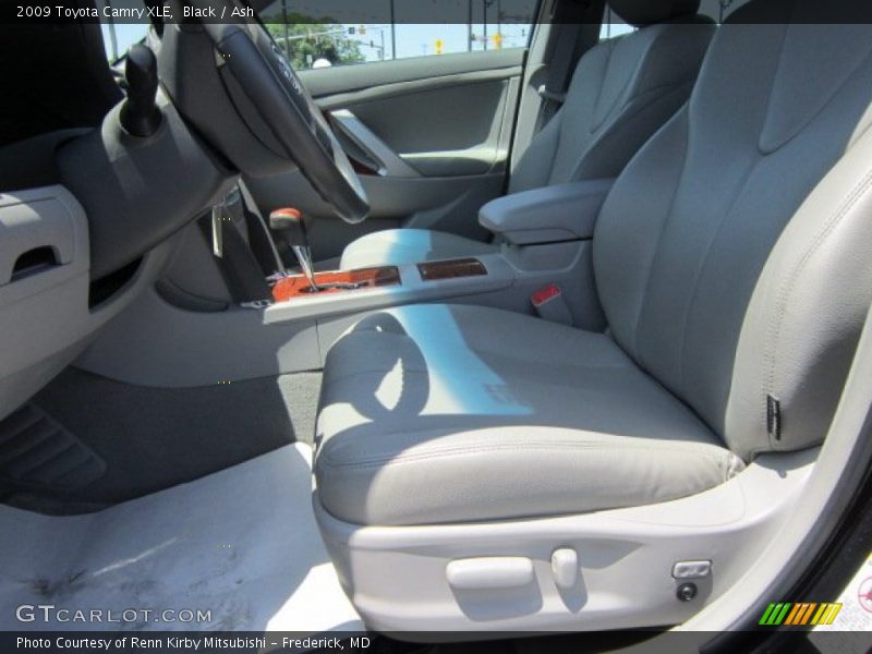 Black / Ash 2009 Toyota Camry XLE
