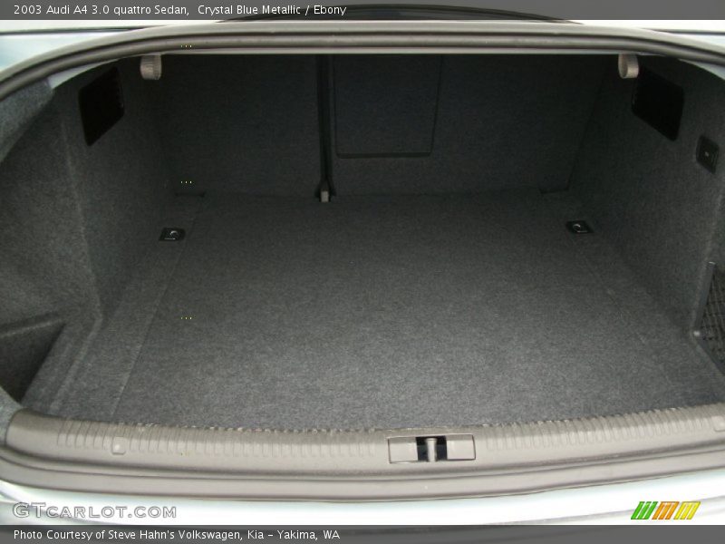  2003 A4 3.0 quattro Sedan Trunk