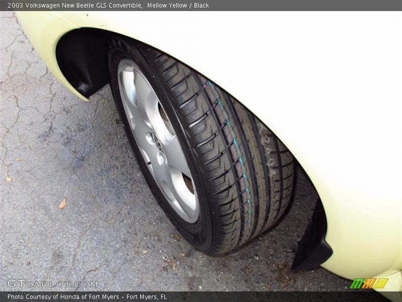 Mellow Yellow / Black 2003 Volkswagen New Beetle GLS Convertible
