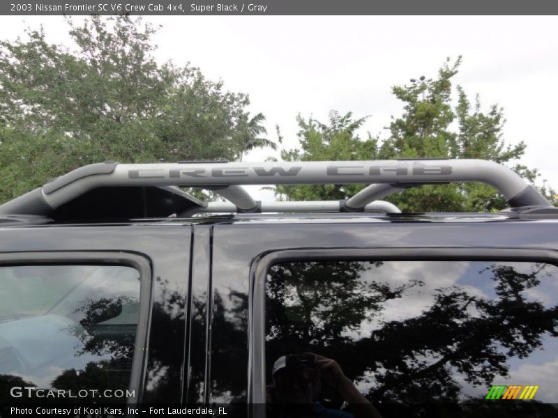Super Black / Gray 2003 Nissan Frontier SC V6 Crew Cab 4x4