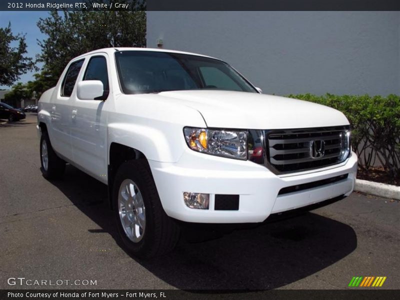 Front 3/4 View of 2012 Ridgeline RTS