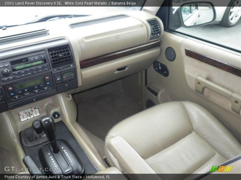 White Gold Pearl Metallic / Bahama Beige 2001 Land Rover Discovery II SE
