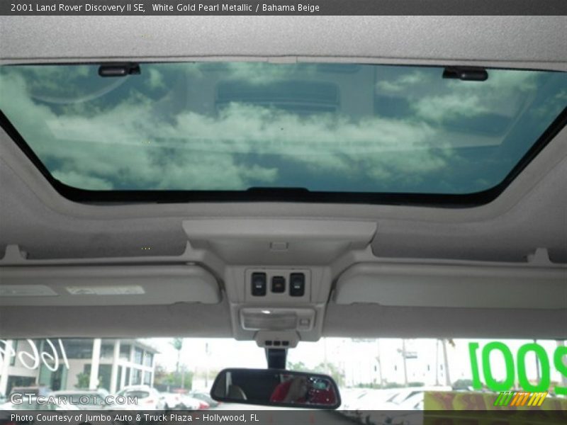 White Gold Pearl Metallic / Bahama Beige 2001 Land Rover Discovery II SE