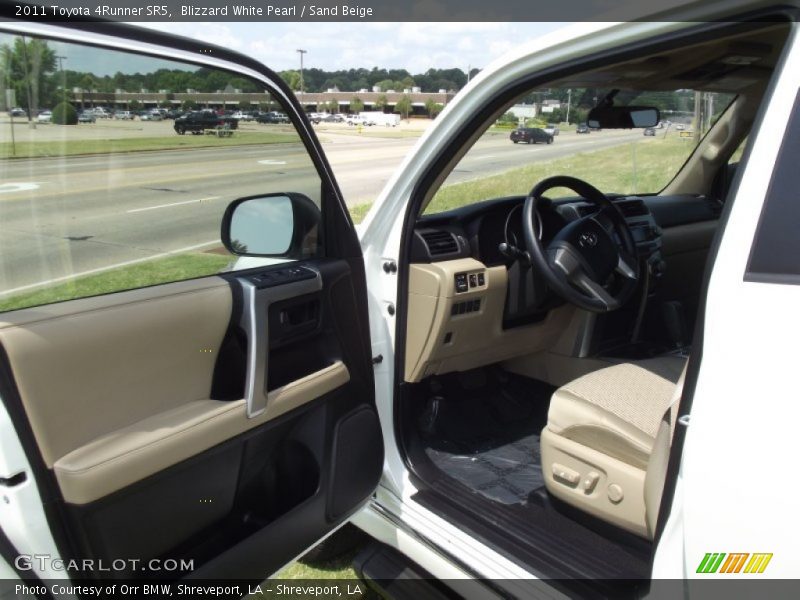 Blizzard White Pearl / Sand Beige 2011 Toyota 4Runner SR5