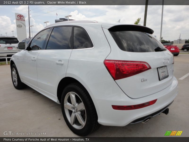 Glacier White Metallic / Black 2012 Audi Q5 3.2 FSI quattro